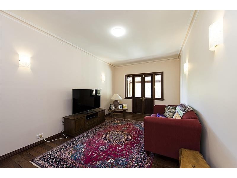 112 Amethyst Crescent, Mount Richon WA 6112