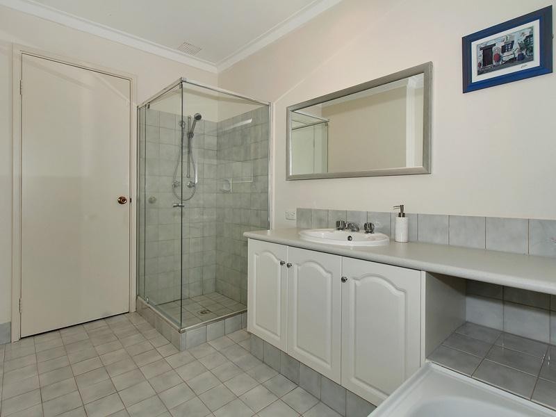 121 Salter Road, Mount Nasura WA 6112