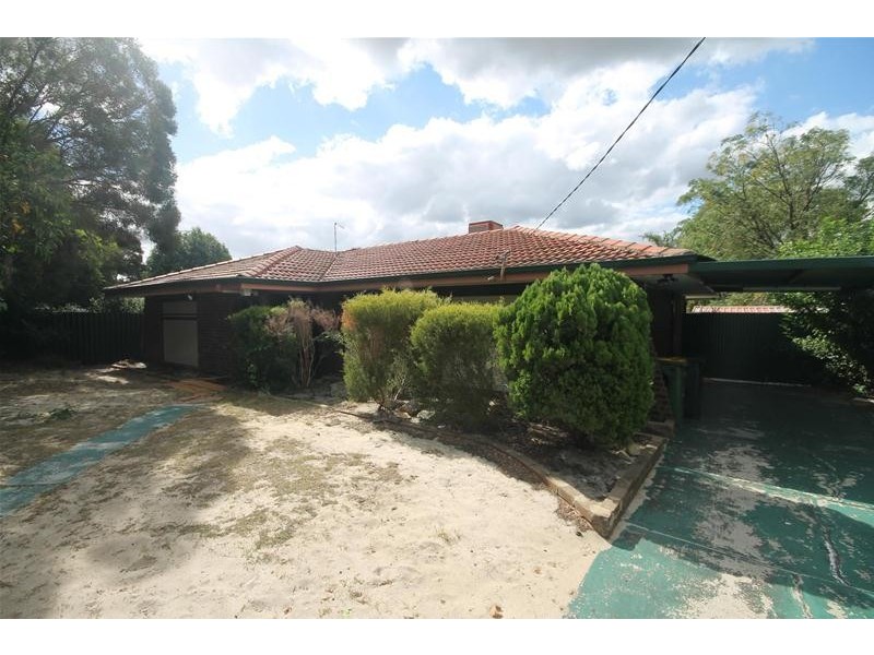 42 Willowmead Way, Kelmscott WA 6111