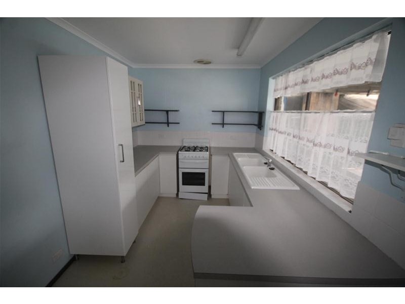 42 Willowmead Way, Kelmscott WA 6111