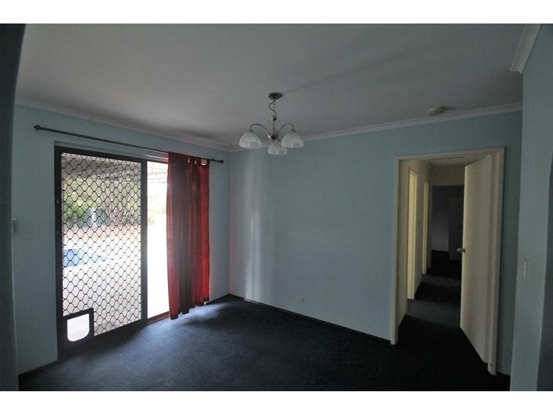 42 Willowmead Way, Kelmscott WA 6111