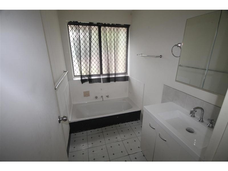 42 Willowmead Way, Kelmscott WA 6111