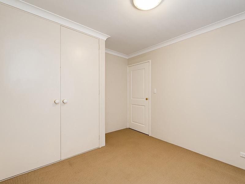 22 Guinivere Way, Camillo WA 6111