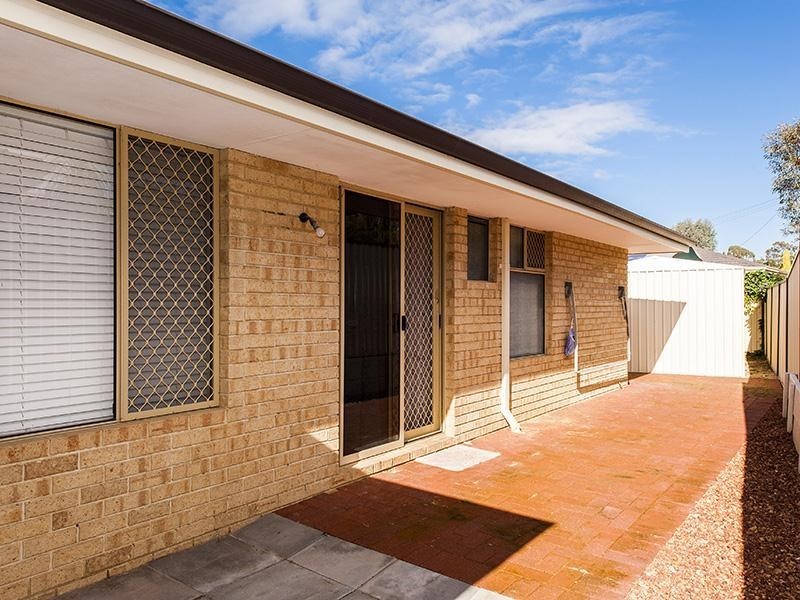 22 Guinivere Way, Camillo WA 6111