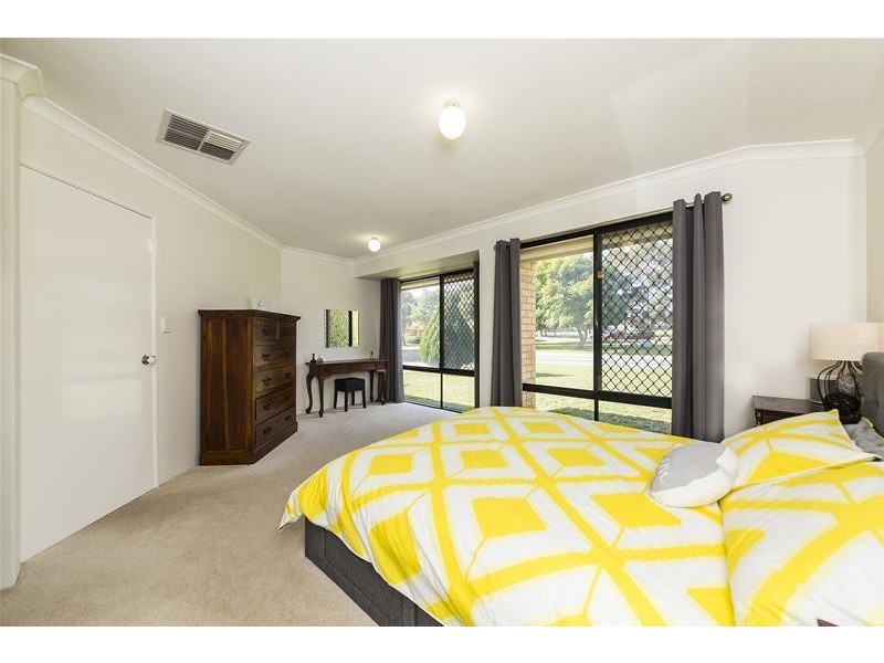 116 Challis Road, Seville Grove WA 6112