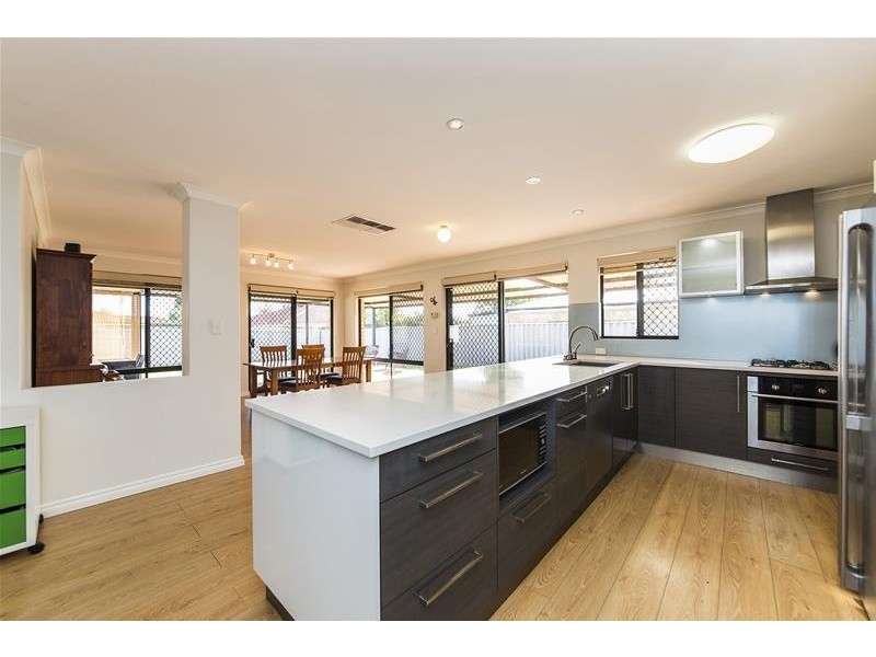 116 Challis Road, Seville Grove WA 6112