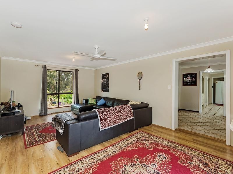 117 Gladstone Drive, Serpentine WA 6125