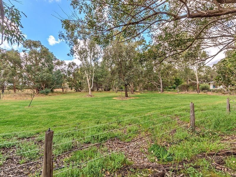 117 Gladstone Drive, Serpentine WA 6125