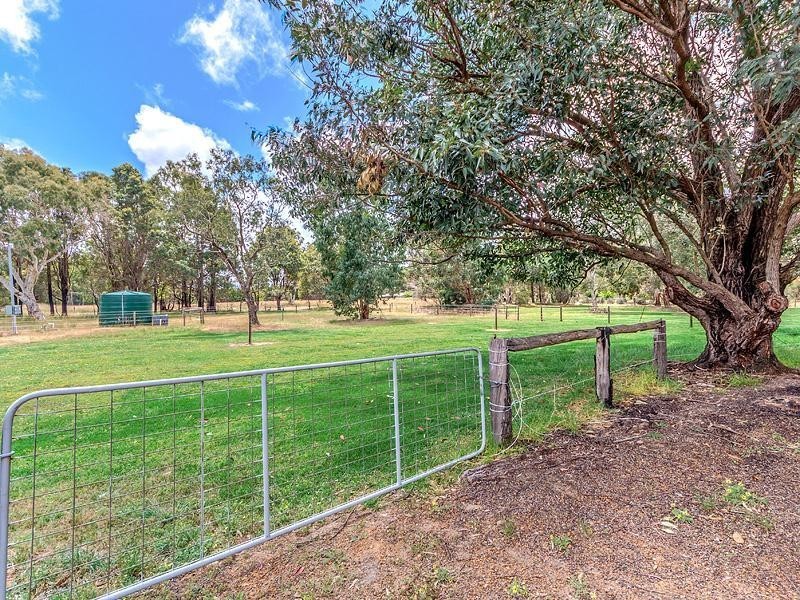 117 Gladstone Drive, Serpentine WA 6125