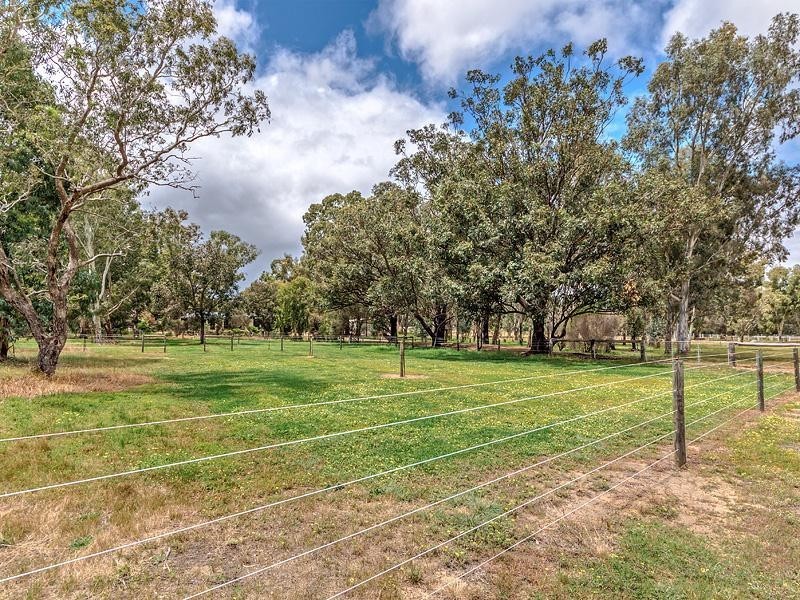 117 Gladstone Drive, Serpentine WA 6125