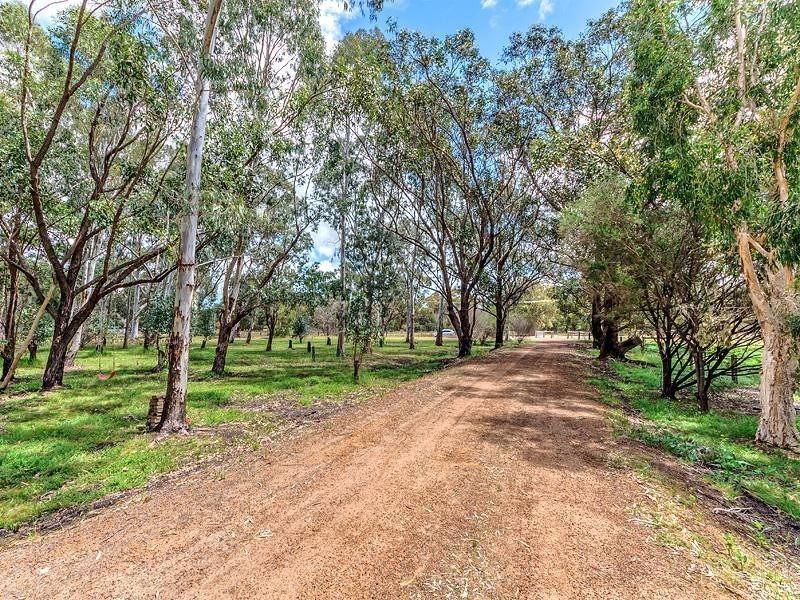 117 Gladstone Drive, Serpentine WA 6125