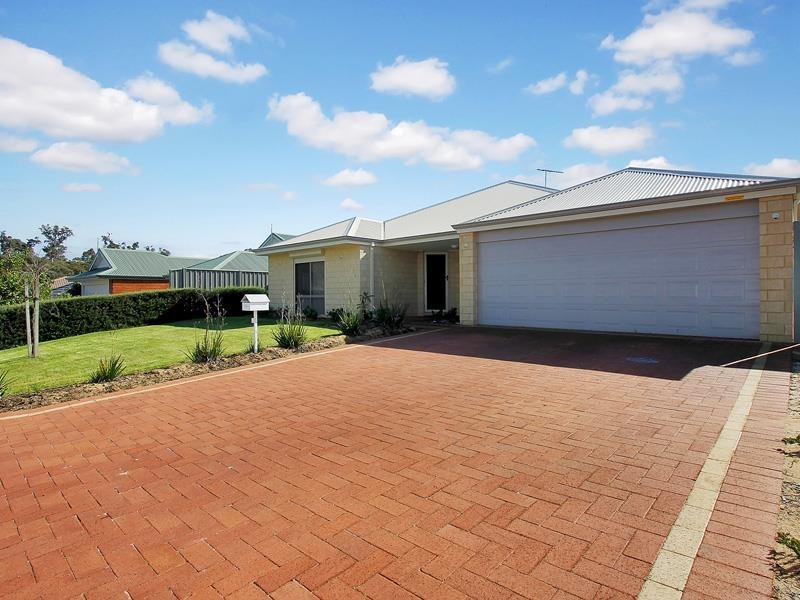 2 Chard Grove, Leda WA 6170