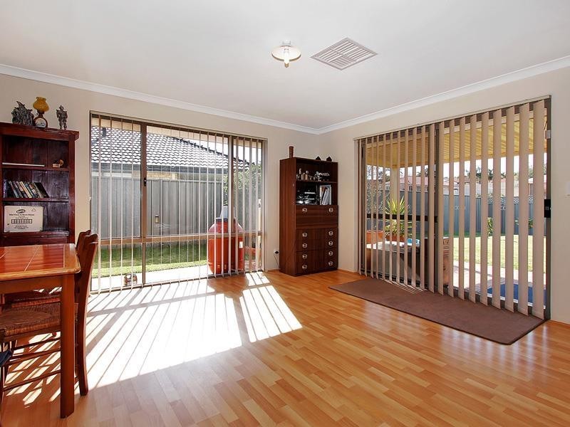 2 Chard Grove, Leda WA 6170