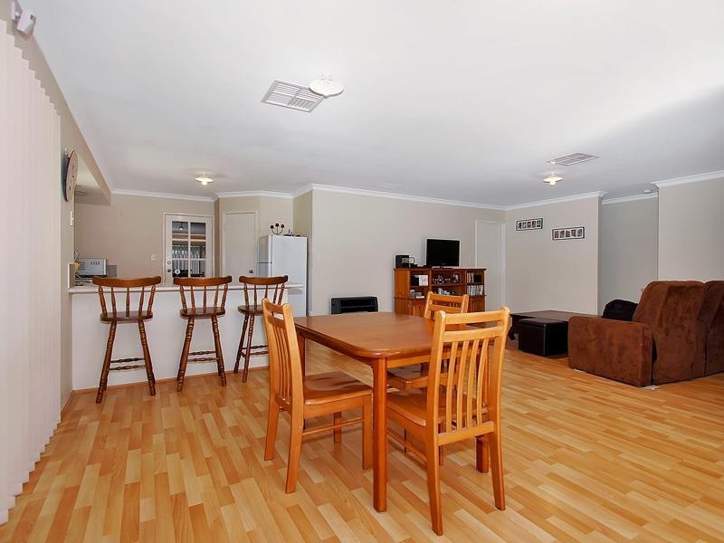 2 Chard Grove, Leda WA 6170