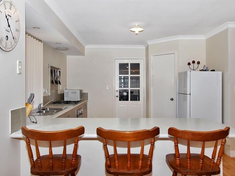 2 Chard Grove, Leda WA 6170