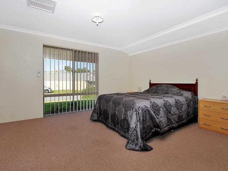 2 Chard Grove, Leda WA 6170