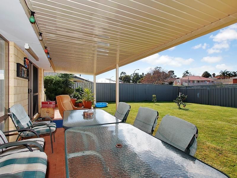 2 Chard Grove, Leda WA 6170