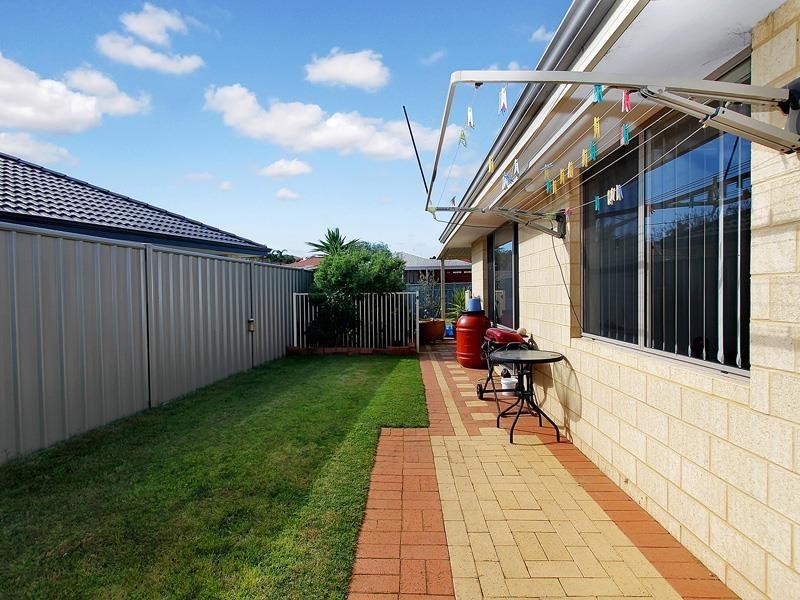 2 Chard Grove, Leda WA 6170