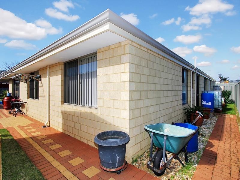 2 Chard Grove, Leda WA 6170