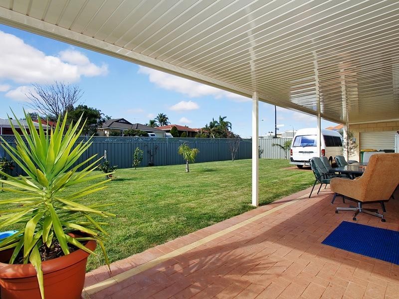 2 Chard Grove, Leda WA 6170