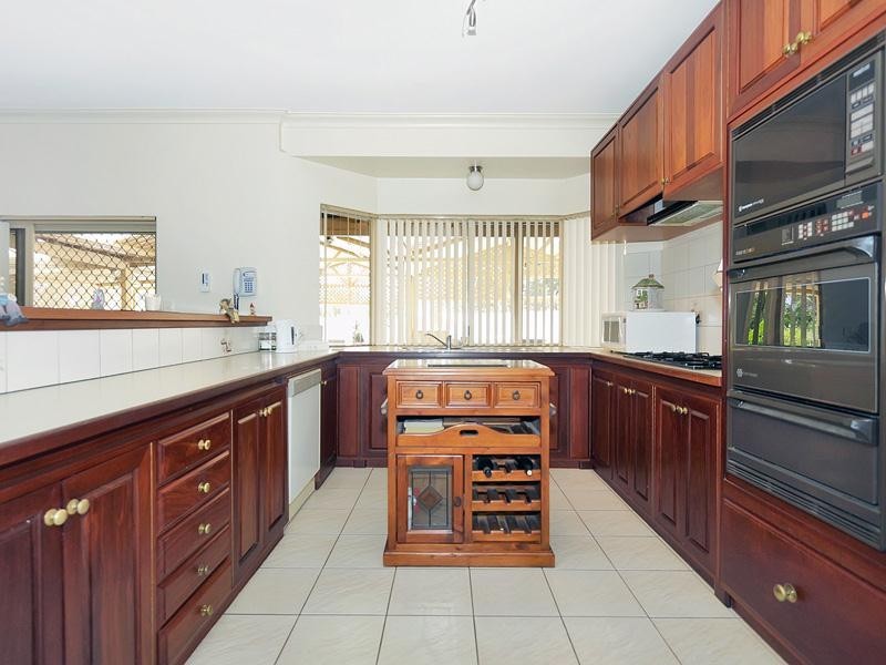 25 Blackwood Drive, Mount Nasura WA 6112