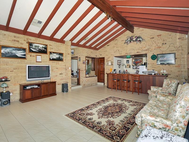 25 Blackwood Drive, Mount Nasura WA 6112