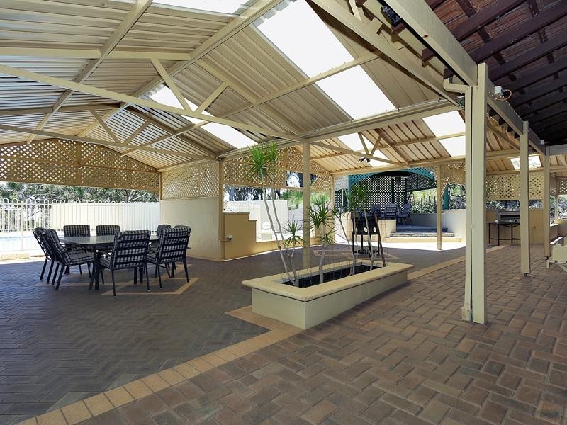 25 Blackwood Drive, Mount Nasura WA 6112