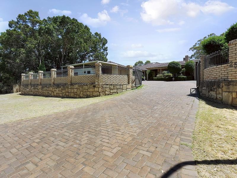 25 Blackwood Drive, Mount Nasura WA 6112