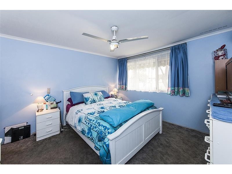 42 Champion Drive, Armadale WA 6112