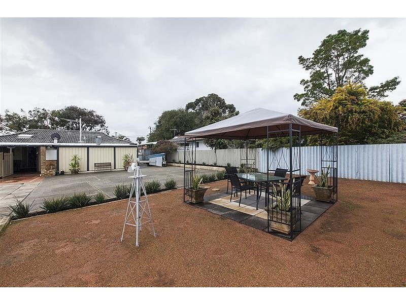 42 Champion Drive, Armadale WA 6112