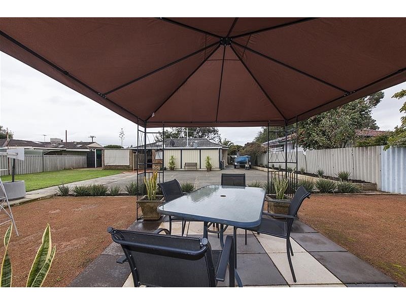 42 Champion Drive, Armadale WA 6112