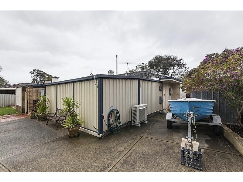 42 Champion Drive, Armadale WA 6112