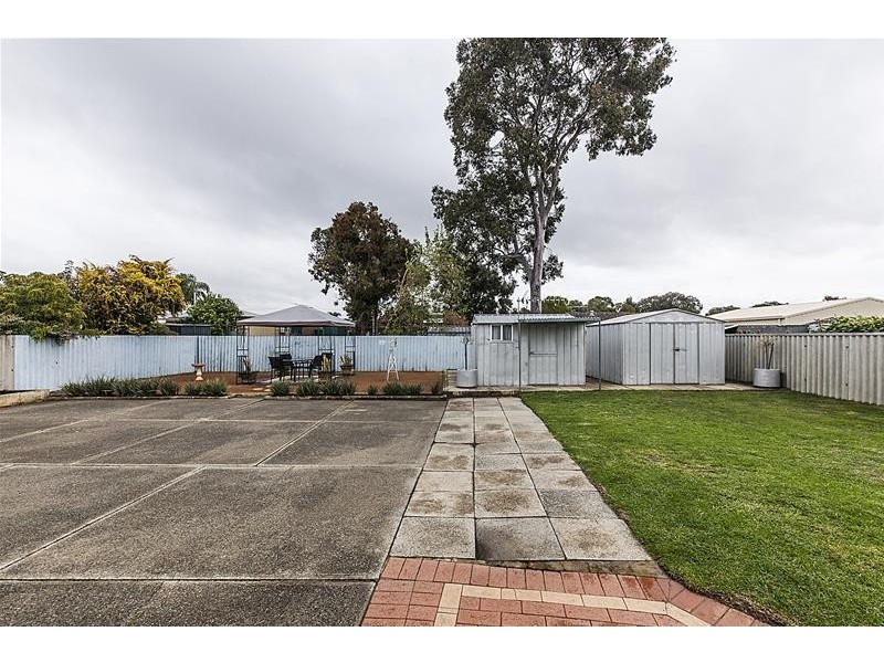 42 Champion Drive, Armadale WA 6112