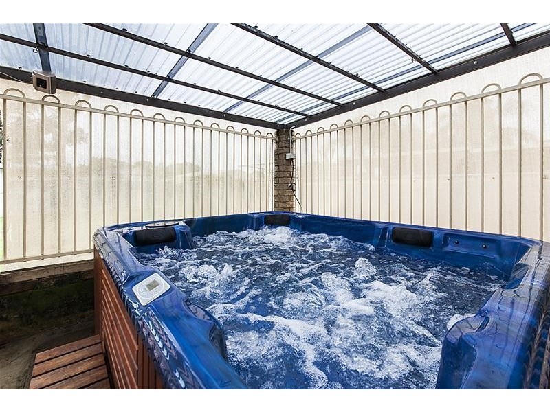 42 Champion Drive, Armadale WA 6112