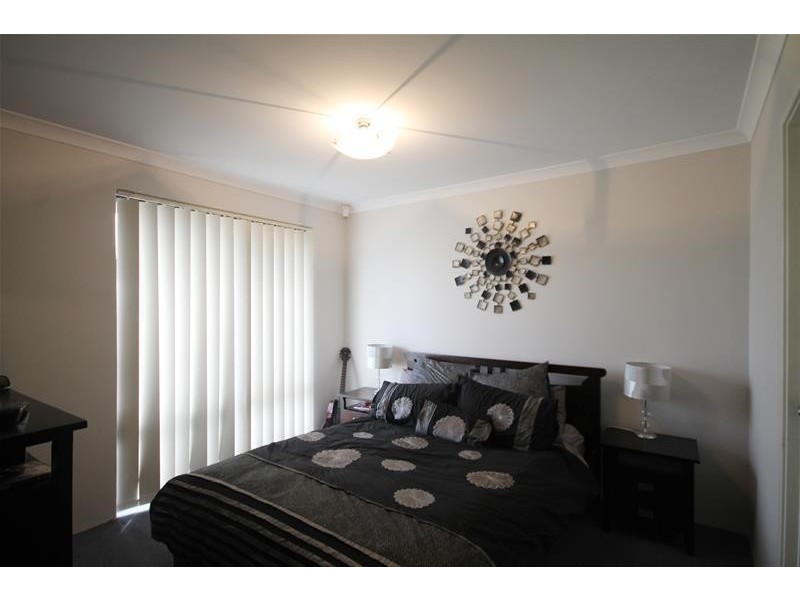 25 Edinburgh Road, Seville Grove WA 6112