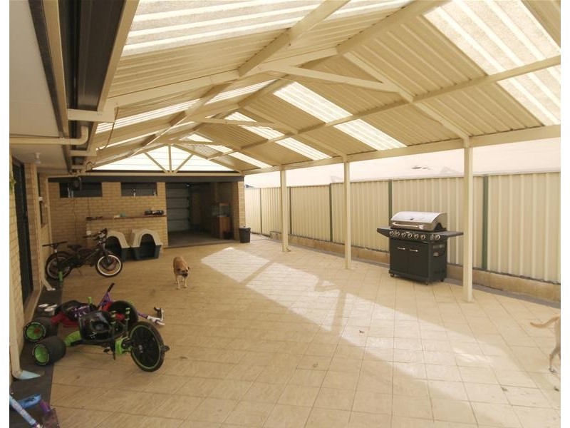 25 Edinburgh Road, Seville Grove WA 6112