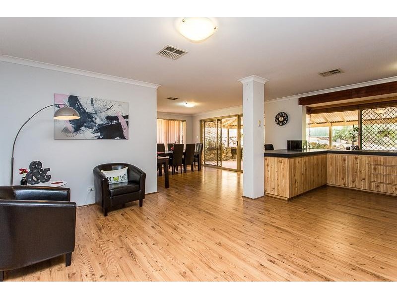 89 Amethyst Crescent, Mount Richon WA 6112