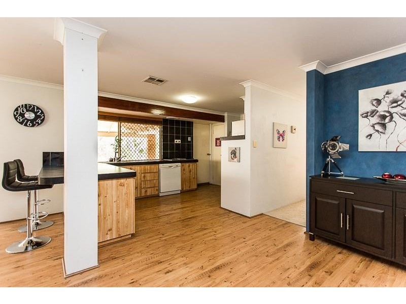 89 Amethyst Crescent, Mount Richon WA 6112