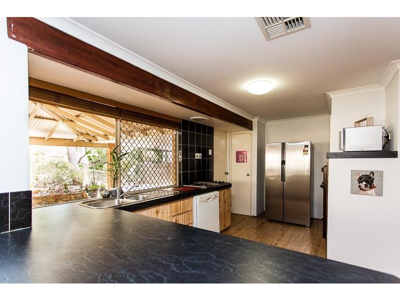 89 Amethyst Crescent, Mount Richon WA 6112