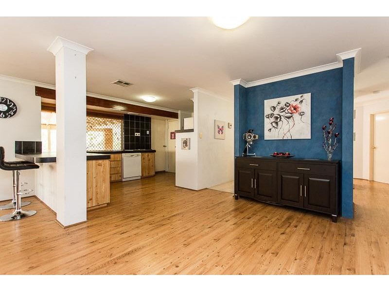 89 Amethyst Crescent, Mount Richon WA 6112