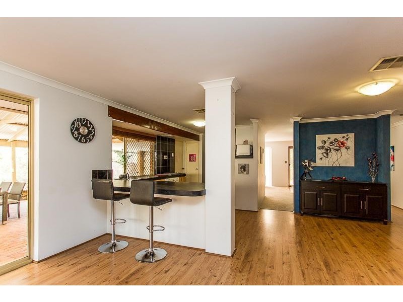 89 Amethyst Crescent, Mount Richon WA 6112