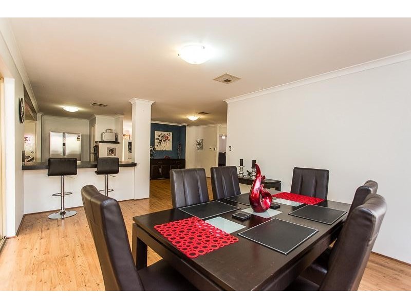 89 Amethyst Crescent, Mount Richon WA 6112