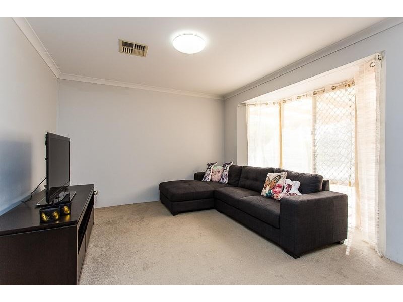 89 Amethyst Crescent, Mount Richon WA 6112