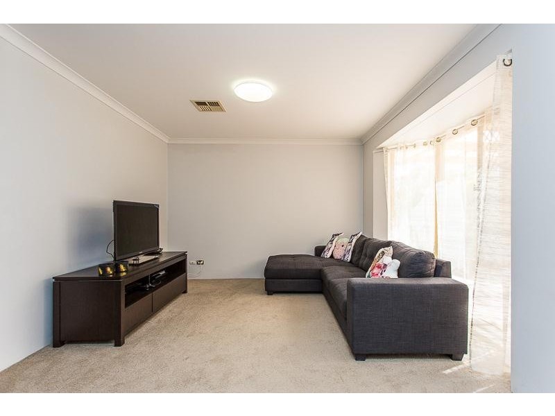 89 Amethyst Crescent, Mount Richon WA 6112