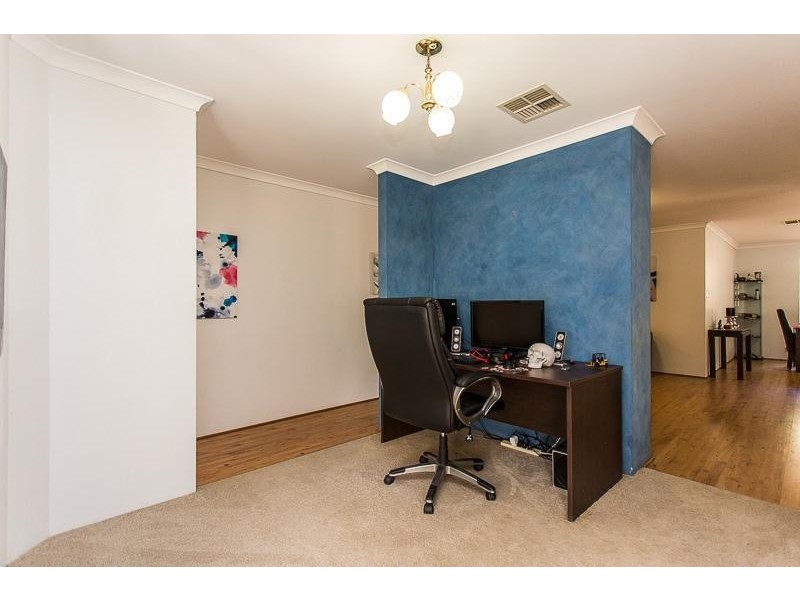 89 Amethyst Crescent, Mount Richon WA 6112