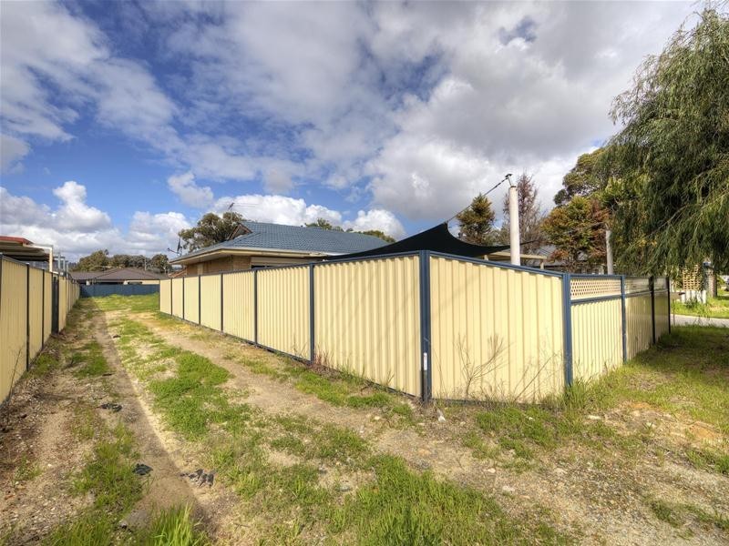 23 Tia Avenue, High Wycombe WA 6057