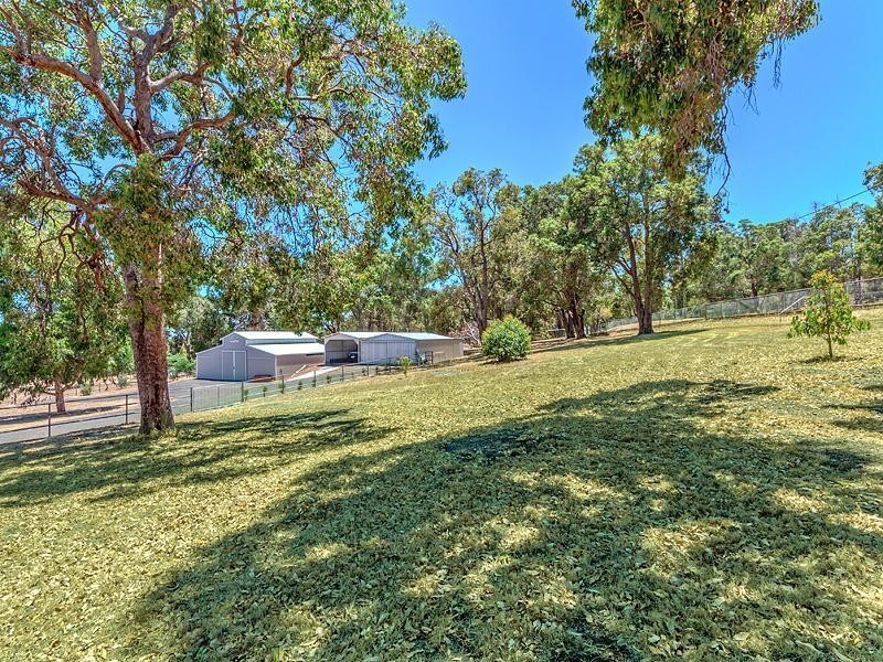 17 Three Kangaroos Way, Byford WA 6122