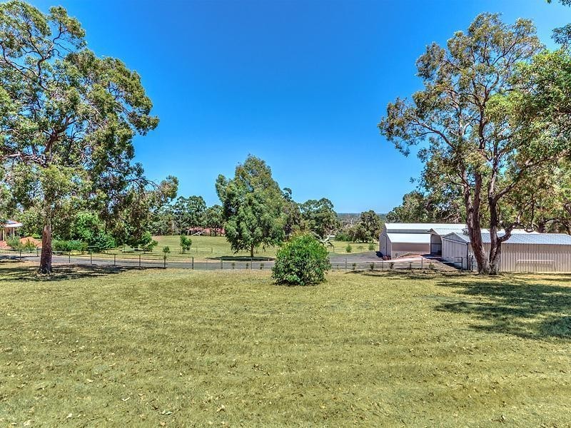 17 Three Kangaroos Way, Byford WA 6122
