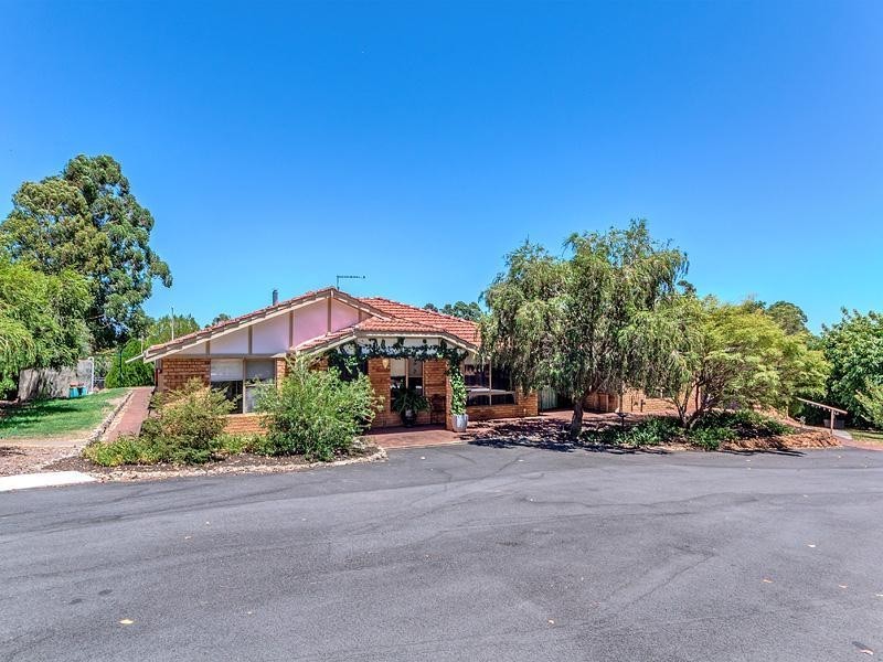17 Three Kangaroos Way, Byford WA 6122