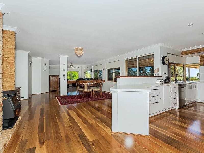 17 Three Kangaroos Way, Byford WA 6122